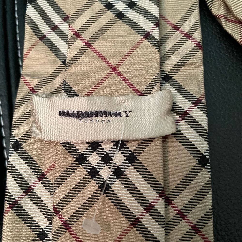 Authentic Men Burberry London Classic Check. - Picture 5 of 7